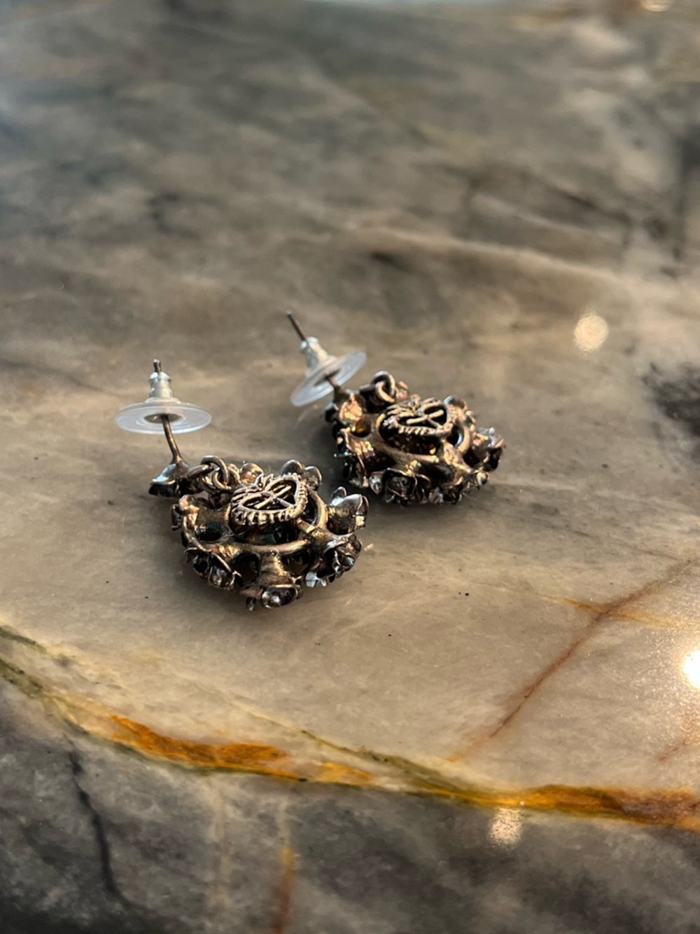 VIRGIN SAINTS & ANGELS DANGLE EARRING - Picture 8 of 8